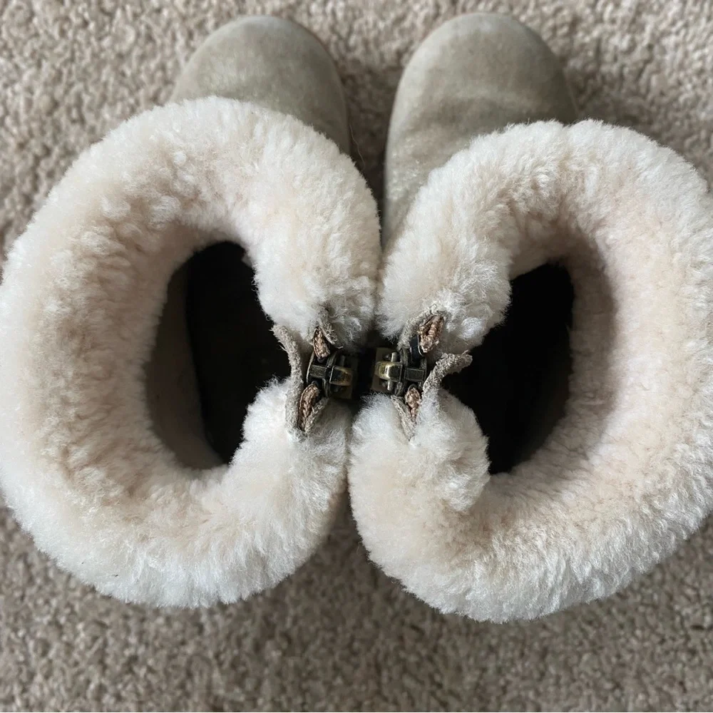 UGG girl jorie